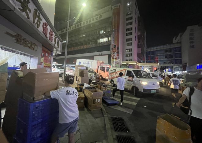 见证苹果华为厮杀的华强北，留不住风口的宿命感 配图13